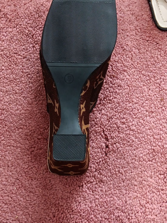 MONOGRAM WEDGES - Picture 5 of 8